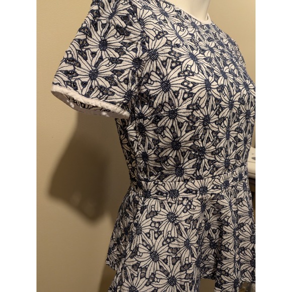 MICHAEL KORS White Navy Embroidered Eyelet Peplum Shirt Top - Womens Size 6 - Picture 3 of 16